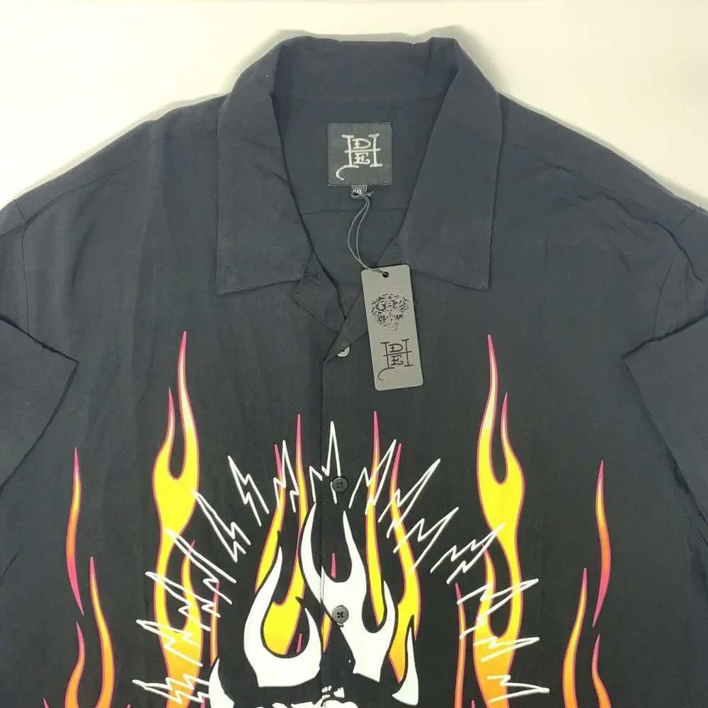 Ed Hardy NWT Tattoo Black Fire Heart Short Sleeve Button Up Men's Shirt Size Sm‎